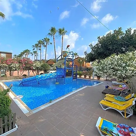 Club Tropical Szálloda 4*