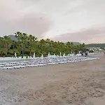 Club Tropical فندق 4*